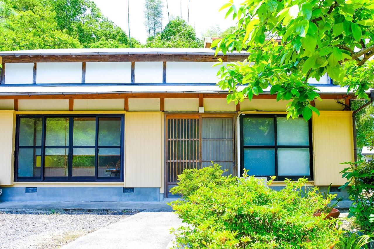 四万十川まで歩いて行ける 一棟まるっと貸し切りの宿 Gu شيمانتو المظهر الخارجي الصورة