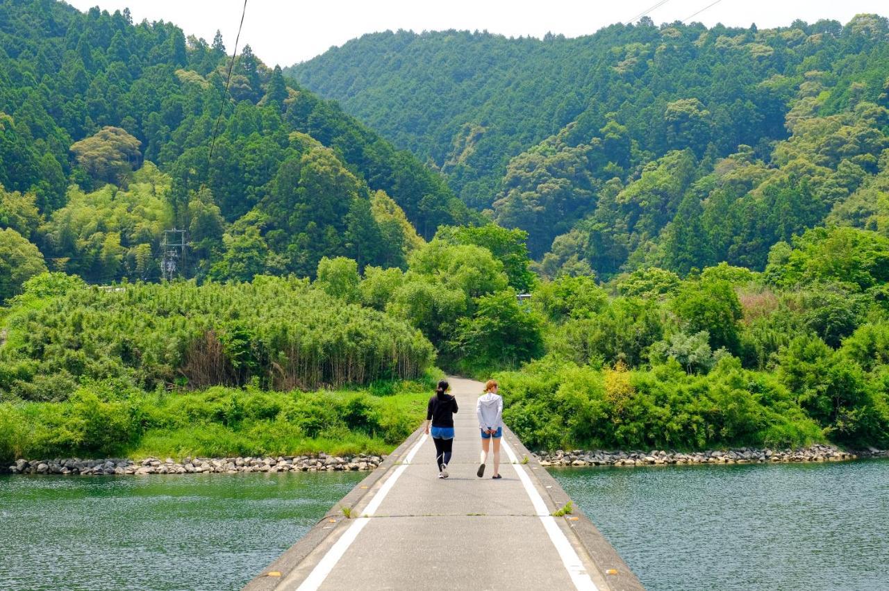 四万十川まで歩いて行ける 一棟まるっと貸し切りの宿 Gu شيمانتو المظهر الخارجي الصورة